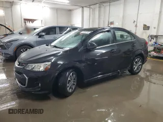 2017 Chevrolet Sonic LT z VIN 1G1JD5SH5H4156945, wystawiony jako Copart lot #57034195 z przebiegiem 100 548 mil mil oraz Szkoda całkowita • Salvage title. Historia ofert i sprzedaży dostępna na DreamBid. Obrazek 1.