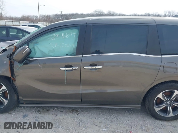 2018 Honda Odyssey Touring with VIN 5FNRL6H83JB008463, listed as a IAAI auction lot 41805044 with 65,001 mi miles. Bid and sale history available at carsss.com. Image 14.