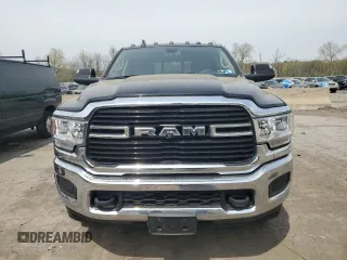 2020 Ram 2500 Tradesman z VIN 3C6UR5CL7LG308879, wystawiony jako Copart lot #54360765 z przebiegiem 90 774 mil mil oraz Szkoda całkowita • Salvage title. Historia ofert i sprzedaży dostępna na DreamBid. Obrazek 5.