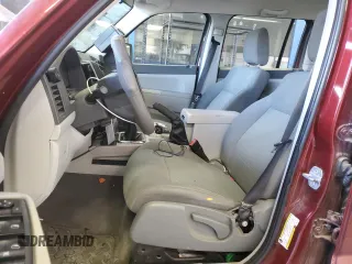 2008 Jeep Liberty Sport z VIN 1J8GN28K18W241486, wystawiony jako Copart lot #55832105 z przebiegiem 211 887 mil mil oraz Szkoda całkowita • Salvage title. Historia ofert i sprzedaży dostępna na DreamBid. Obrazek 7.