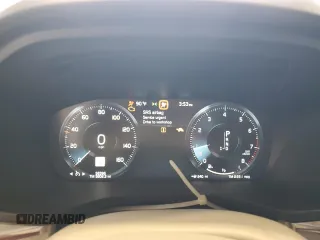 2018 Volvo XC60 Momentum with VIN LYV102RK5JB101138, listed as a Copart auction lot 54764115 with 58,396 mi miles and Salvage title. Bid and sale history available at DreamBid. Image 9.