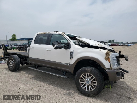 2017 Ford F-350 Platinum z VIN 1FT8W3BT6HEE91411, wystawiony jako Copart lot #60792275 z przebiegiem 131 786 mil mil oraz Szkoda całkowita • Salvage title. Historia ofert i sprzedaży dostępna na DreamBid. Obrazek 4.