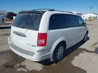 2009 Chrysler Town & Country Limited with VIN 2A8HR64X99R581691, listed as a IAAI auction lot 41639844 with 206,879 mi miles. Bid and sale history available at carsss.com. Image 4.