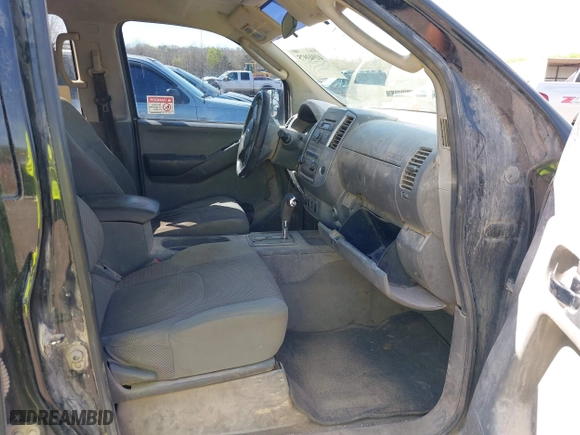2011 Nissan Frontier PRO-4X with VIN 1N6AD0EV5BC444180, listed as a IAAI auction lot 41943975 with 73,435 mi miles. Bid and sale history available at carsss.com. Image 5.