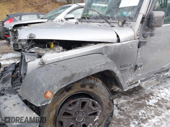 2014 Jeep Wrangler Unlimited Sport with VIN 1C4HJWDG1EL302087, listed as a IAAI auction lot 41420740 with 152,096 mi miles. Bid and sale history available at carsss.com. Image 19.
