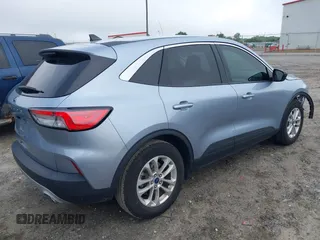 2022 Ford Escape SE z VIN 1FMCU0G61NUB15746, wystawiony jako IAAI lot #42107667 z przebiegiem 29 000 mil mil oraz . Historia ofert i sprzedaży dostępna na DreamBid. Obrazek 4.