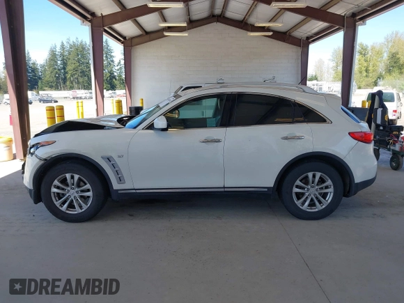 2015 Infiniti QX70 with VIN JN8CS1MU3FM381990, listed as a IAAI auction lot 42034244 with Not Provided miles and . Bid and sale history available at DreamBid. Image 14.