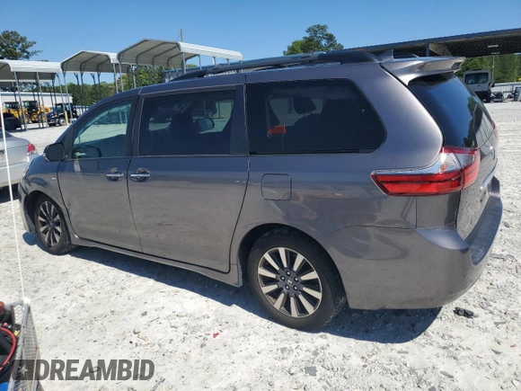 2020 Toyota Sienna XLE z VIN 5TDDZ3DC3LS236382, wystawiony jako Copart lot #57954705 z przebiegiem 69 761 mil mil oraz Szkoda całkowita • Salvage title. Historia ofert i sprzedaży dostępna na DreamBid. Obrazek 2.