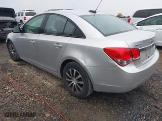 2015 Chevrolet Cruze LS with VIN 1G1PA5SH8F7225657, listed as a IAAI auction lot 41788086 with 118,307 mi miles. Bid and sale history available at carsss.com. Image 3.