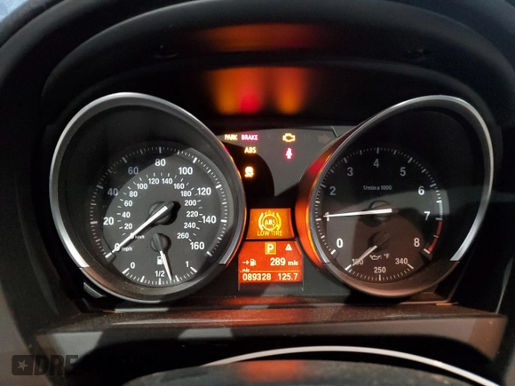2011 BMW Z4 sDrive30i с VIN WBALM5C52BE380399, выставлен на аукционе Copart как лот 45909605 с пробегом 89 328 миль миль и Списание • Salvage title. История ставок и продаж доступна на DreamBid. Изображение 9.