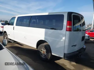 2006 Chevrolet Express Passenger with VIN 1GAHG39U861269171, listed as a IAAI auction lot 42057339 with 83,576 mi miles and . Bid and sale history available at DreamBid. Image 3.