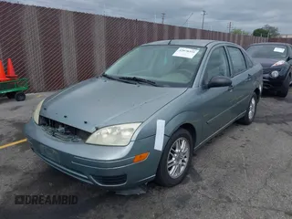 2005 Ford Focus S with VIN 1FAFP34N15W115018, listed as a IAAI auction lot 42078355 with 177,506 mi miles. Bid and sale history available at carsss.com. Image 2.