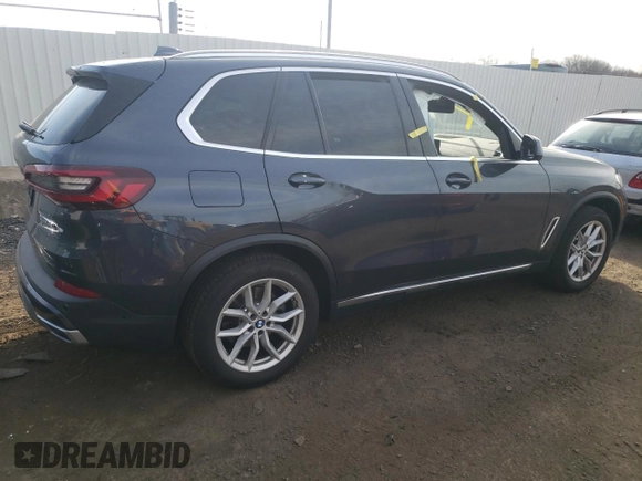 2021 BMW X5 xDrive40i with VIN 5UXCR6C0XM9F38757, listed as a Copart auction lot 46938813 with 0 mi miles. Bid and sale history available at carsss.com. Image 3.