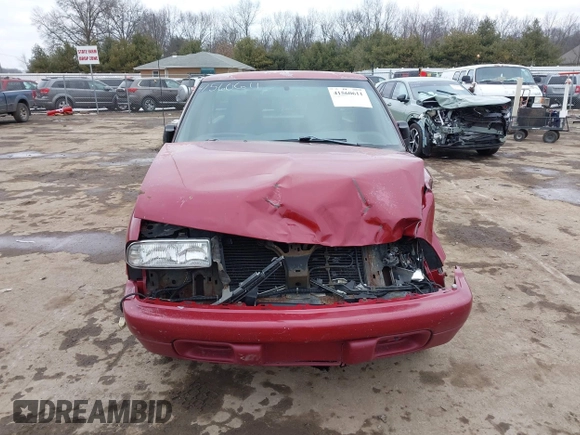 1998 Chevrolet S-10 with VIN 1GCCS144XWK264558, listed as a IAAI auction lot 41560611 with 216,629 mi miles. Bid and sale history available at carsss.com. Image 13.