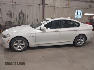 2013 BMW 5 Series 528i xDrive z VIN WBAXH5C58DDW13362, wystawiony jako IAAI lot #41997171 z przebiegiem 87 147 mil mil oraz . Historia ofert i sprzedaży dostępna na DreamBid. Obrazek 14.
