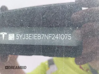 2022 Tesla Model 3 Long Range z VIN 5YJ3E1EB7NF241075, wystawiony jako IAAI lot #42217269 z przebiegiem 28 856 mil mil oraz . Historia ofert i sprzedaży dostępna na DreamBid. Obrazek 19.