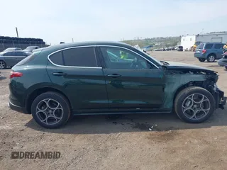 2018 Alfa Romeo Stelvio z VIN ZASFAKAN7J7B99545, wystawiony jako IAAI lot #42117271 z przebiegiem 49 368 mil mil oraz . Historia ofert i sprzedaży dostępna na DreamBid. Obrazek 13.