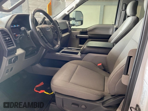 2019 Ford F-150 z VIN 1FTFX1C4XKKE10533, wystawiony jako IAAI lot #42843481 z przebiegiem 52 694 mil mil oraz . Historia ofert i sprzedaży dostępna na DreamBid. Obrazek 4.
