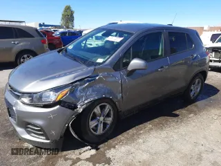 2020 Chevrolet Trax LS with VIN 3GNCJKSB8LL277322, listed as a Copart auction lot 45280444 with 67,926 mi miles and Salvage Title. Bid and sale history available at carsss.com. Image 1.