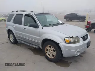 2007 Ford Escape Limited with VIN 1FMCU04137KB25007, listed as a IAAI auction lot 41659193 with 244,073 mi miles. Bid and sale history available at carsss.com. Image 1.