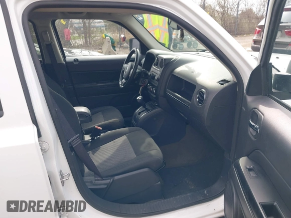 2016 Jeep Patriot High Altitude with VIN 1C4NJPFA6GD794114, listed as a IAAI auction lot 42107528 with 97,296 mi miles and . Bid and sale history available at carsss.com. Image 5.
