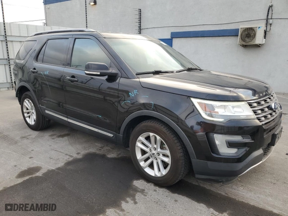 2016 Ford Explorer XLT with VIN 1FM5K7D83GGC59569, listed as a Copart auction lot 86683394 with 123,143 mi miles and Salvage Title. Bid and sale history available at carsss.com. Image 4.
