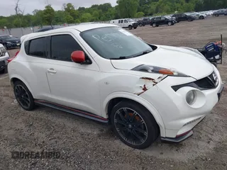 2013 Nissan Juke SL z VIN JN8AF5MV5DT232124, wystawiony jako IAAI lot #42303491 z przebiegiem 132 643 mil mil oraz . Historia ofert i sprzedaży dostępna na DreamBid. Obrazek 1.