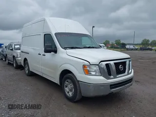 2013 Nissan NV Cargo SV z VIN 1N6BF0LY9DN112245, wystawiony jako IAAI lot #39354014 z przebiegiem 394 272 mil mil oraz . Historia ofert i sprzedaży dostępna na DreamBid. Obrazek 1.