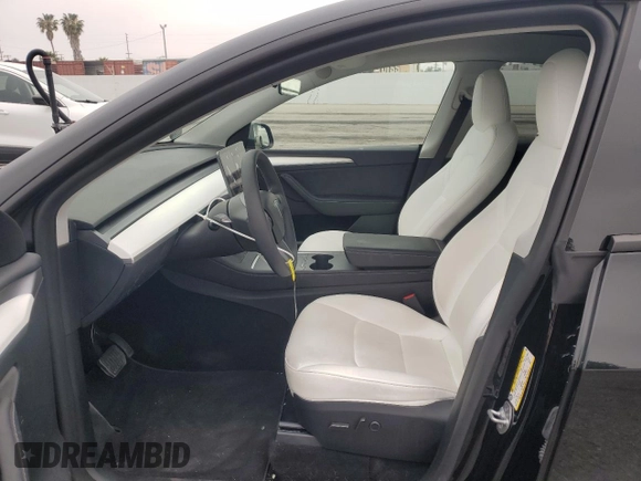 2024 Tesla Model Y с VIN 7SAYGDED4RF045915, выставлен на аукционе Copart как лот 55170415 с пробегом 13 234 миль миль и Списание • Salvage title. История ставок и продаж доступна на DreamBid. Изображение 7.