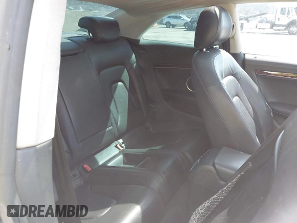 2009 Audi A5 z VIN WAUDK78T09A017324, wystawiony jako IAAI lot #41792872 z przebiegiem 212 612 mil mil oraz . Historia ofert i sprzedaży dostępna na DreamBid. Obrazek 8.