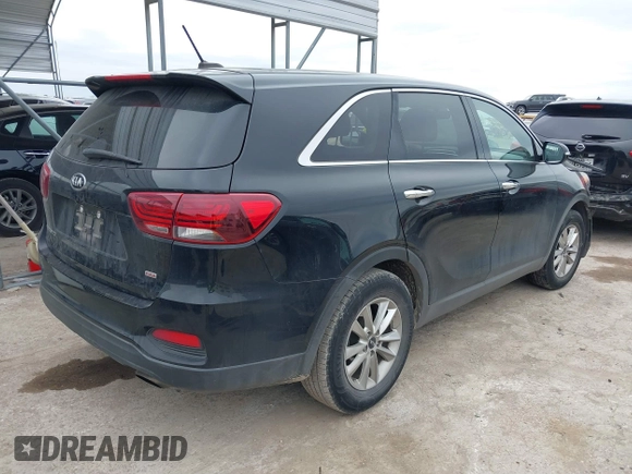 2019 Kia Sorento LX with VIN 5XYPG4A32KG467377, listed as a IAAI auction lot 41341804 with 62,997 mi miles. Bid and sale history available at carsss.com. Image 4.