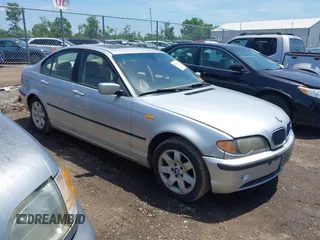 2005 BMW 3 Series 325i with VIN WBAEV33485KW17615, listed as a IAAI auction lot 42651094 with 165,422 mi miles and . Bid and sale history available at DreamBid. Image 1.