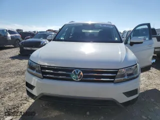 2020 Volkswagen Tiguan SE with VIN 3VV3B7AX4LM138493, listed as a Copart auction lot 89118915 with 133,354 mi miles and Salvage Title. Bid and sale history available at carsss.com. Image 5.