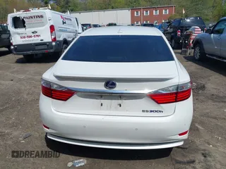 2013 Lexus ES 300h Hybrid with VIN JTHBW1GG1D2038698, listed as a IAAI auction lot 42173883 with 253,281 mi miles. Bid and sale history available at carsss.com. Image 15.