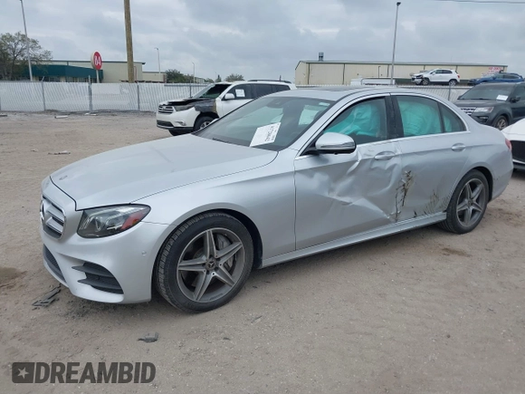 2019 Mercedes-Benz E-Class E 300 with VIN WDDZF4JB6KA515701, listed as a IAAI auction lot 41728642 with 62,636 mi miles. Bid and sale history available at carsss.com. Image 18.
