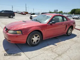 2001 Ford Mustang Standard z VIN 1FAFP40421F179775, wystawiony jako Copart lot #56705195 z przebiegiem 172 010 mil mil oraz Szkoda całkowita • Salvage title. Historia ofert i sprzedaży dostępna na DreamBid. Obrazek 1.
