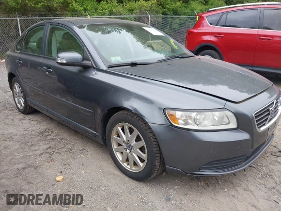 2009 Volvo S40 2.4L с VIN YV1MS382092458782, выставлен на аукционе IAAI как лот 42292466 с пробегом 136 917 миль миль и . История ставок и продаж доступна на DreamBid. Изображение 1.