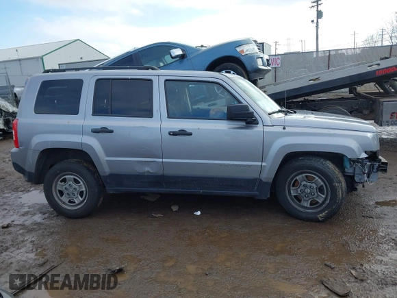 2017 Jeep Patriot Sport with VIN 1C4NJPBA5HD209935, listed as a IAAI auction lot 41522830 with 58,724 mi miles. Bid and sale history available at carsss.com. Image 14.