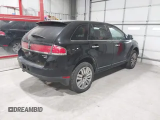 2009 Lincoln MKX with VIN 2LMDU88C19BJ06472, listed as a IAAI auction lot 40931032 with 218,397 mi miles. Bid and sale history available at carsss.com. Image 4.