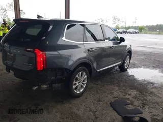 2020 Kia Telluride LX z VIN 5XYP24HC3LG008929, wystawiony jako IAAI lot #42242220 z przebiegiem 82 964 mil mil oraz . Historia ofert i sprzedaży dostępna na DreamBid. Obrazek 4.