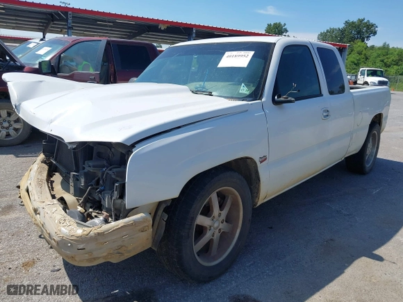 2006 Chevrolet Silverado 1500 LT1 with VIN 1GCEC19V46Z210980, listed as a IAAI auction lot 40189952 with 228,543 mi miles. Bid and sale history available at carsss.com. Image 17.