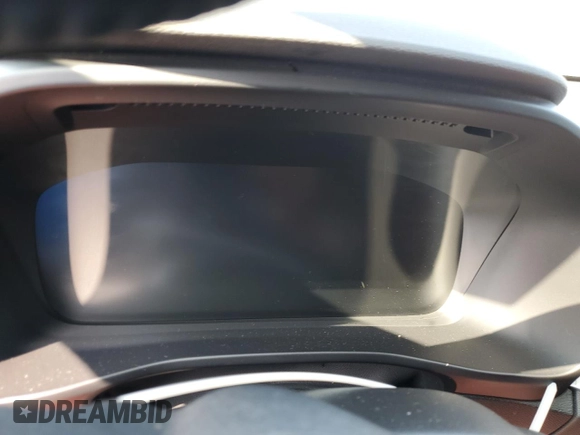 2019 Volvo XC40 Momentum z VIN YV4AC2HK3K2068990, wystawiony jako Copart lot #56154375 z przebiegiem Nie podano mil oraz Nie do naprawy • Non repairable. Historia ofert i sprzedaży dostępna na DreamBid. Obrazek 9.