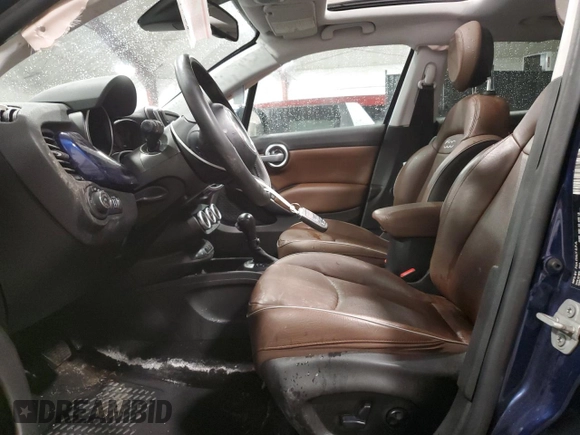 2017 FIAT 500X Lounge z VIN ZFBCFYDB5HP597173, wystawiony jako Copart lot #47763985 z przebiegiem 86 836 mil mil oraz Szkoda całkowita • Salvage title. Historia ofert i sprzedaży dostępna na DreamBid. Obrazek 7.