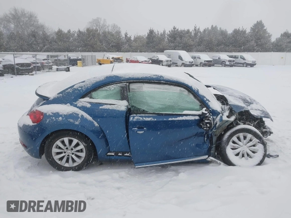 2019 Volkswagen Beetle S с VIN 3VWFD7ATXKM719544, выставлен на аукционе IAAI как лот 41565506 с пробегом 21 734 миль миль и . История ставок и продаж доступна на DreamBid. Изображение 13.