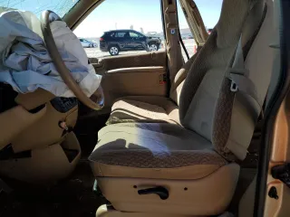 2000 Dodge Caravan SE with VIN 2B4GP44G2YR655543, listed as a Copart auction lot 42619794 with Not Provided miles and Salvage Title. Bid and sale history available at carsss.com. Image 7.