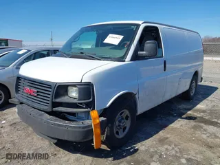 2005 GMC Savana Cargo Van with VIN 1GTFG15X451230398, listed as a IAAI auction lot 41666945 with 251,720 mi miles. Bid and sale history available at carsss.com. Image 2.