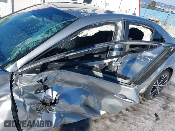 2020 Toyota Camry SE z VIN 4T1G11BK0LU016837, wystawiony jako IAAI lot #41313586 z przebiegiem Nie podano mil oraz . Historia ofert i sprzedaży dostępna na DreamBid. Obrazek 19.