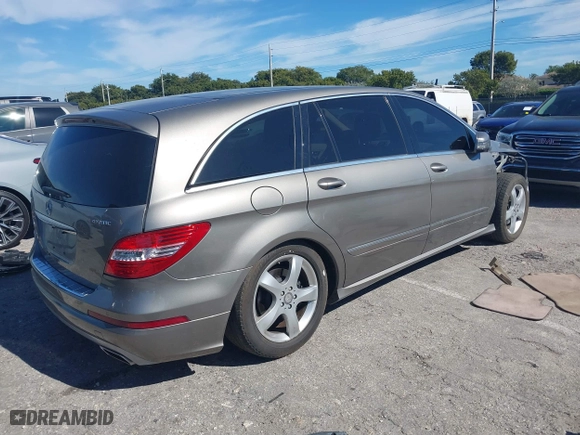 2012 Mercedes-Benz R-Class R 350 with VIN 4JGCB5HEXCA146176, listed as a IAAI auction lot 41442159 with 120,922 mi miles. Bid and sale history available at carsss.com. Image 4.