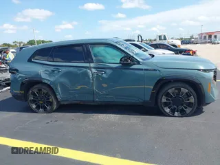 2023 BMW XM z VIN 5YM23CS00P9R58616, wystawiony jako IAAI lot #42205655 z przebiegiem 19 971 mil mil oraz . Historia ofert i sprzedaży dostępna na DreamBid. Obrazek 13.