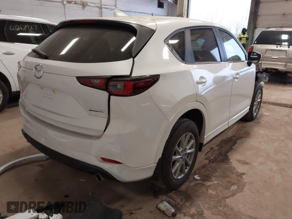 2024 Mazda CX-5 2.5 S Preferred Package with VIN JM3KFBCLXR0503127, listed as a IAAI auction lot 41295902 with 2,423 mi miles. Bid and sale history available at carsss.com. Image 4.